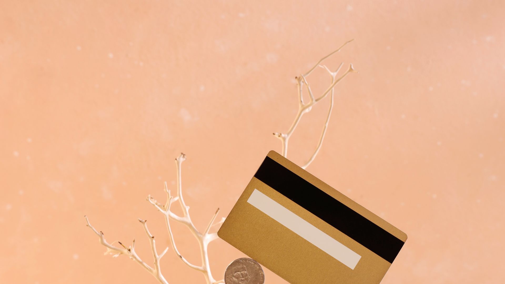 Virtual Cards for Paying SaaS and CRM Tools in Colombia